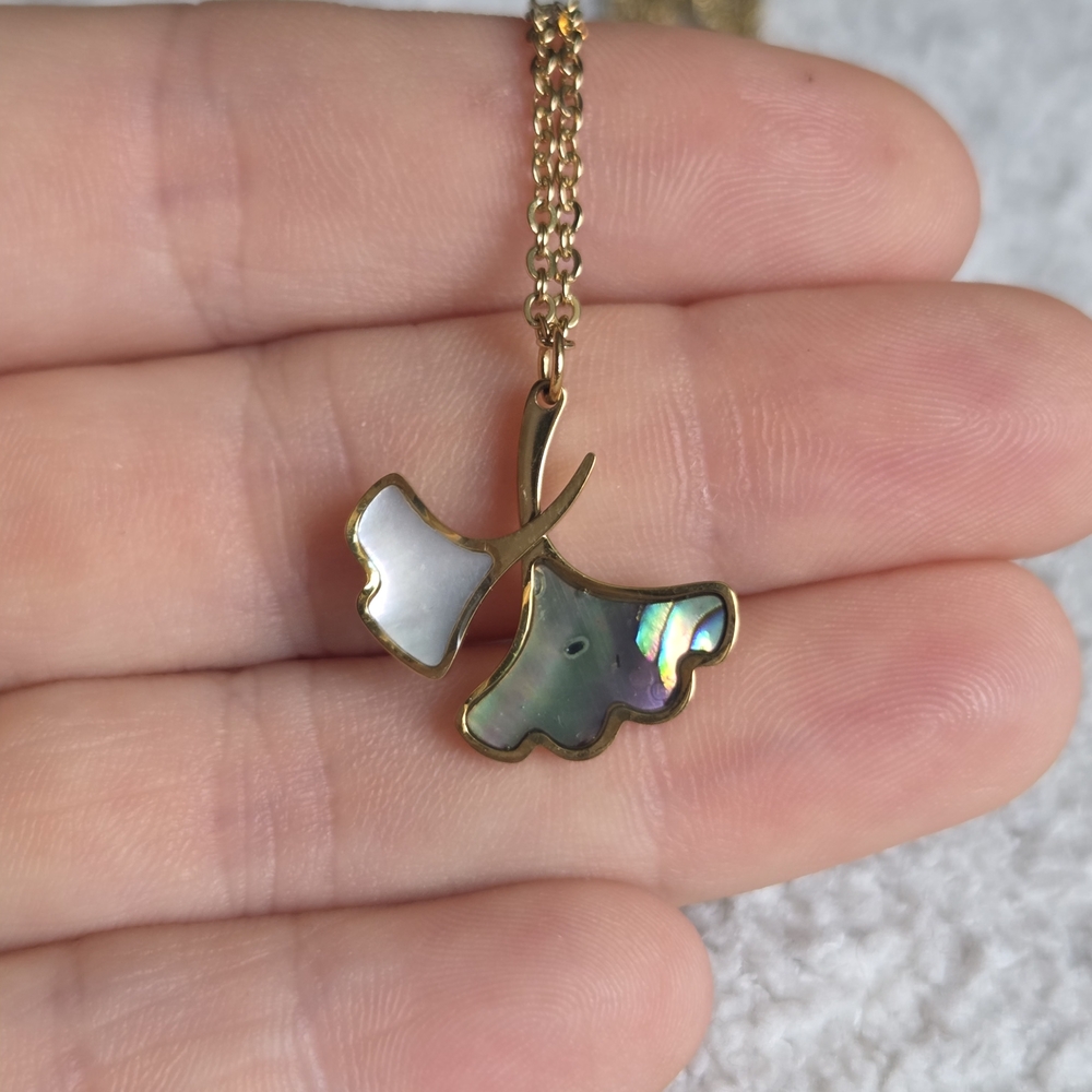 Elegant Mother Of Pearl And Abalone Necklace - Picture 3 of 3